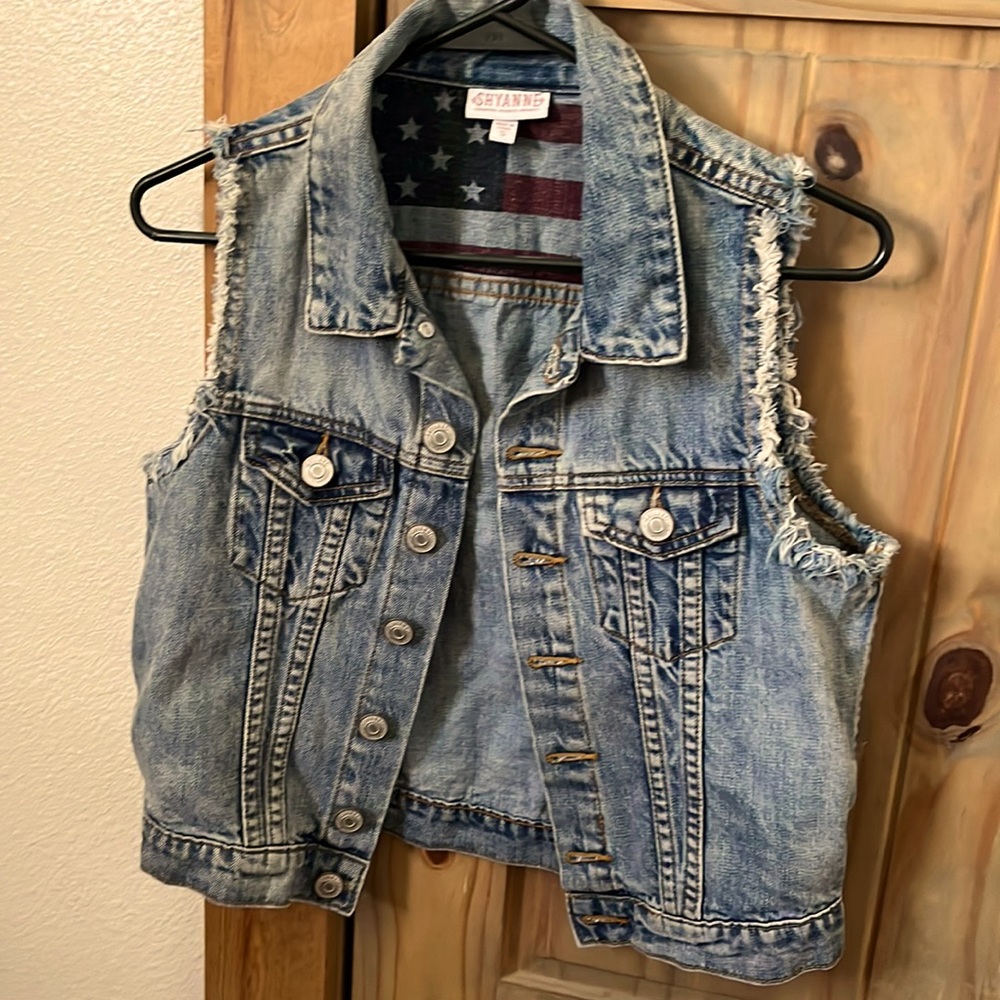Denim Shyanne vest!